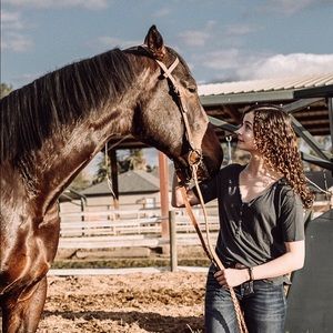 Meet your Posher, Olivia